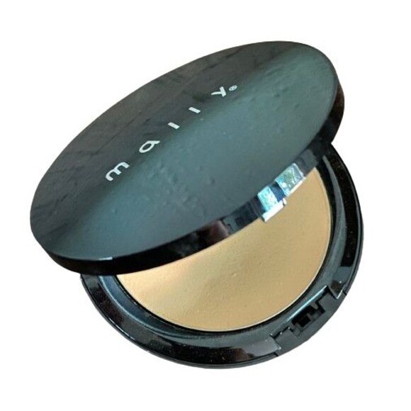 Mally Smooth skin Perfecting Pressed Powder Foundation Large .35oz NEW Fresh - Picture 1 of 5